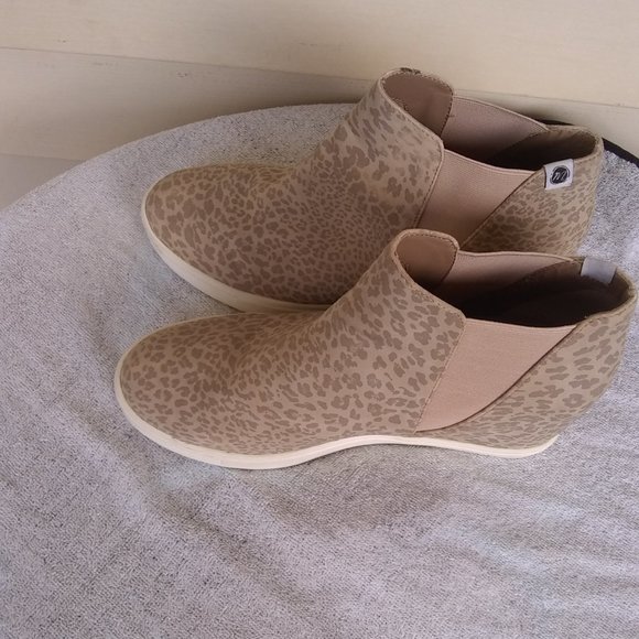 Coconuts by Matisse Harlan Animal Print Sneaker Sz: 10M Slip On Good Summer Time - Picture 2 of 5